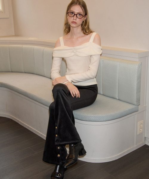 SALON DE YOHN(サロンドヨーン)の「Velvet Boots Cut Pants_ Black(その他パンツ・レディース・その他・SMALL/MEDIUM)」の3枚目の写真