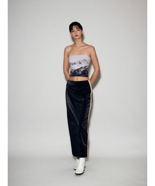 LUNECAVE(ルン ケイブ)の「LEATHERETTE H-LINE ZIP UP LONG SKIRT(スカート・レディース・その他・SMALL/MEDIUM)」の1枚目の写真