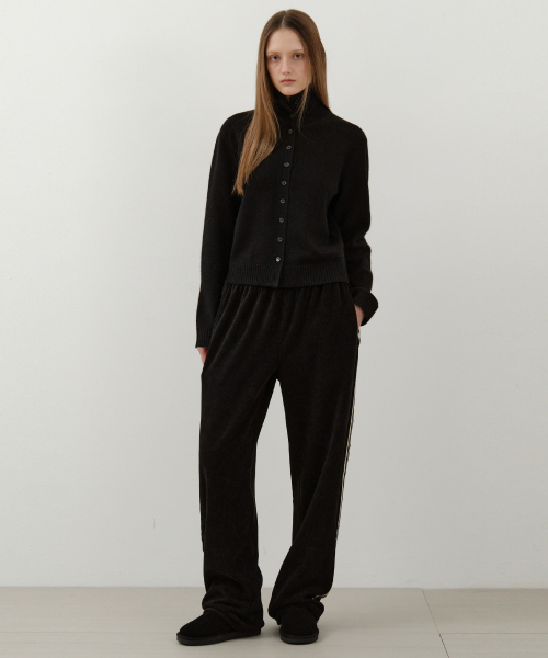 WEDNESDAYOASISFORWOMEN（ウェンズデー オアシス フォー ウーマン）の「W/エッセンシャルライントラックコーデュロイワイドパンツ_BLACK(W25-PT34)（その他パンツ・レディース・ブラック・MEDIUM/LARGE）」の4枚目の写真
