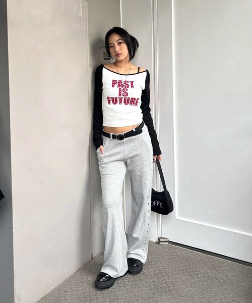 WHO'S WHO gallery(フーズフーギャラリー)の「STAR STUDS RAGLAN LOG TOPS(Tシャツ/カットソー・レディース・グレー/ブラック/カーキ/ネイビー・FREE)」の9枚目の写真