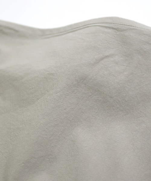 Yarmo（ヤーモ）の「[Yarmo] Vintage Finish Cotton Roll Up Sleeve Boxy Shirts（シャツ/ブラウス・レディース・ホワイト/グレー・FREE）」の6枚目の写真