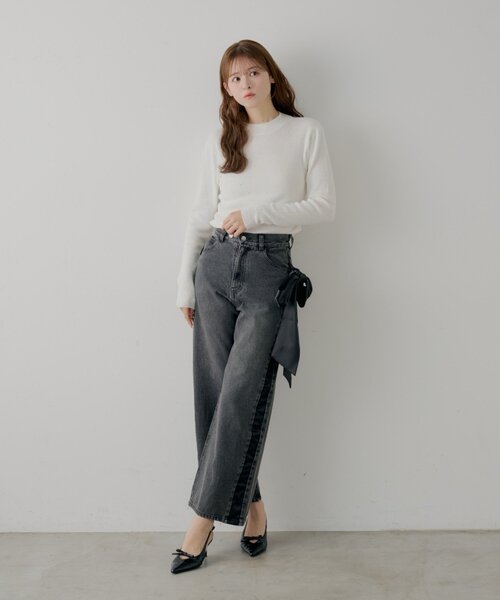 Chico（チコ）の「【SALON by Chico】取り外しリボンサイドラインストレートルーズデニム（デニムパンツ・レディース・グレー/ブルー系その他・MEDIUM/SMALL）」の4枚目の写真