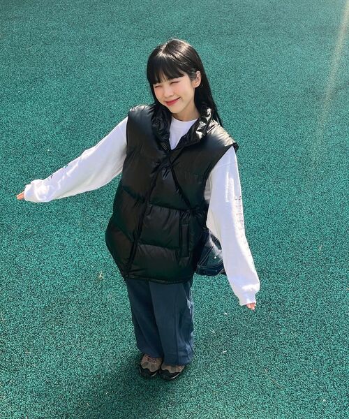 APOSTROPHE COMMA(アポストロフィコンマ)の「グロッシーツーウェイパディングベスト(ブラック)(ダウンベスト・メンズ・その他・LARGE/MEDIUM/SMALL)」の9枚目の写真