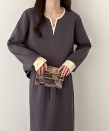 emi+（エミプラス）の「レイヤード風配色スキッパネックスウェットセットアップ（セットアップ）」