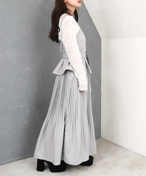 CECIL McBEE(セシルマクビー)の「バイカラーキャミワンピース チュールシャーリングTセット(ワンピース・レディース・グレー/ブラック・MEDIUM)」の11枚目の写真