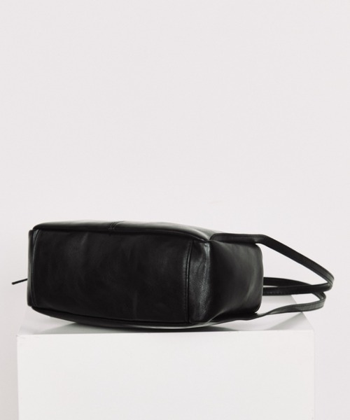 arholiday.standard(エーアールホリデースタンダード)の「2way square double strap shoulder bag / 2wayスクエアダブルストラップショルダーバッグ(ショルダーバッグ・レディース・キャメル/ブラック・FREE)」の5枚目の写真