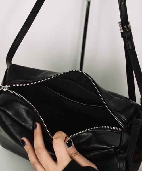 arholiday.standard(エーアールホリデースタンダード)の「2way square double strap shoulder bag / 2wayスクエアダブルストラップショルダーバッグ(ショルダーバッグ・レディース・キャメル/ブラック・FREE)」の8枚目の写真