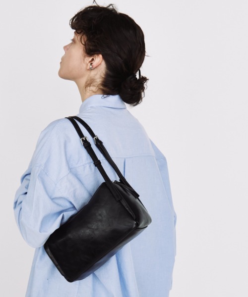 arholiday.standard(エーアールホリデースタンダード)の「2way square double strap shoulder bag / 2wayスクエアダブルストラップショルダーバッグ(ショルダーバッグ・レディース・キャメル/ブラック・FREE)」の12枚目の写真