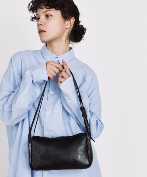 arholiday.standard(エーアールホリデースタンダード)の「2way square double strap shoulder bag / 2wayスクエアダブルストラップショルダーバッグ(ショルダーバッグ・レディース・キャメル/ブラック・FREE)」の10枚目の写真