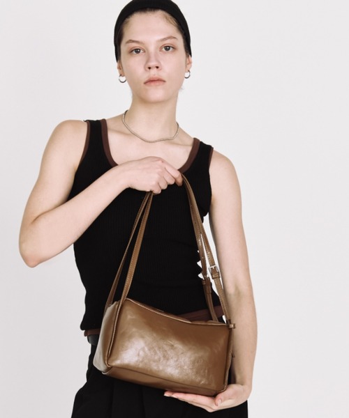 arholiday.standard(エーアールホリデースタンダード)の「2way square double strap shoulder bag / 2wayスクエアダブルストラップショルダーバッグ(ショルダーバッグ・レディース・キャメル/ブラック・FREE)」の17枚目の写真