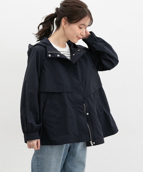 Honeys(ハニーズ)の「【非フッ素撥水加工・UVカット】ケープ風フードブルゾン(ブルゾン・レディース・グレイッシュブルー/ベージュ/ネイビー/グレイッシュベージュ・S/M/LL/L/3L)」の22枚目の写真