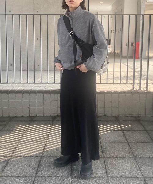 ISOOK（アイスー）の「ハーフボタンソフトフリースプルオーバー(kiharu select) / プルオーバー トレーナー トップス ドットボタン オーバーサイズ ビッグシルエット ルーズ グレー（ブルゾン・レディース・グレー・FREE）」の3枚目の写真