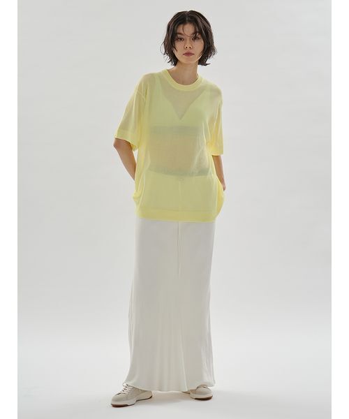 emmi（エミ）の「サテンナロースカート【セットアップ対応】（スカート・レディース・オフホワイト/ライトブルー/ブラック/ベージュ・1/0）」の5枚目の写真