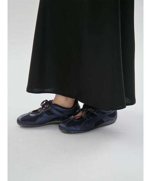 emmi（エミ）の「サテンナロースカート【セットアップ対応】（スカート・レディース・オフホワイト/ライトブルー/ブラック/ベージュ・1/0）」の8枚目の写真