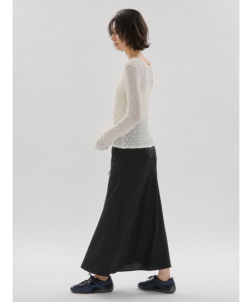 emmi（エミ）の「サテンナロースカート【セットアップ対応】（スカート・レディース・オフホワイト/ライトブルー/ブラック/ベージュ・1/0）」の11枚目の写真