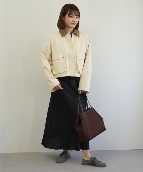 emmi（エミ）の「サテンナロースカート【セットアップ対応】（スカート・レディース・オフホワイト/ライトブルー/ブラック/ベージュ・1/0）」の22枚目の写真