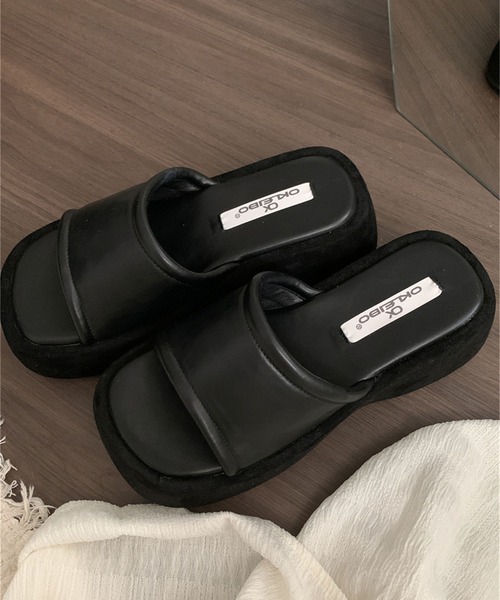 Jewelobe(ジュエローブ)の「シンセティックレザー×スエードタッチ厚底サンダル(サンダル・レディース・アイボリー/ブラウン/ブラック・XL/L/M/S)」の5枚目の写真