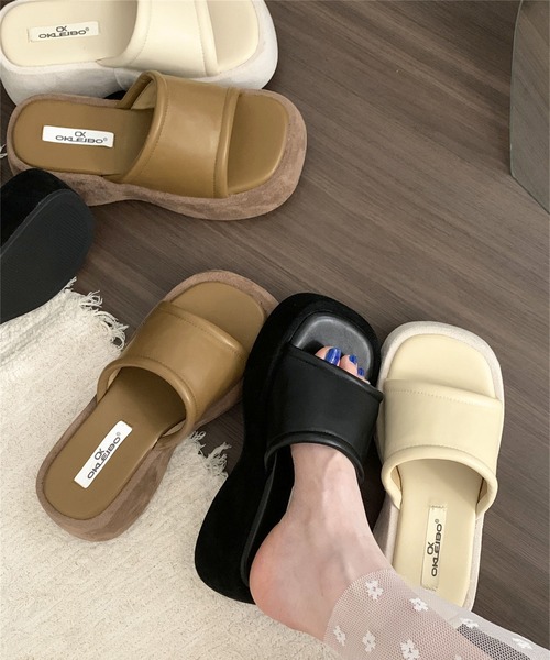 Jewelobe(ジュエローブ)の「シンセティックレザー×スエードタッチ厚底サンダル(サンダル・レディース・アイボリー/ブラウン/ブラック・XL/L/M/S)」の15枚目の写真