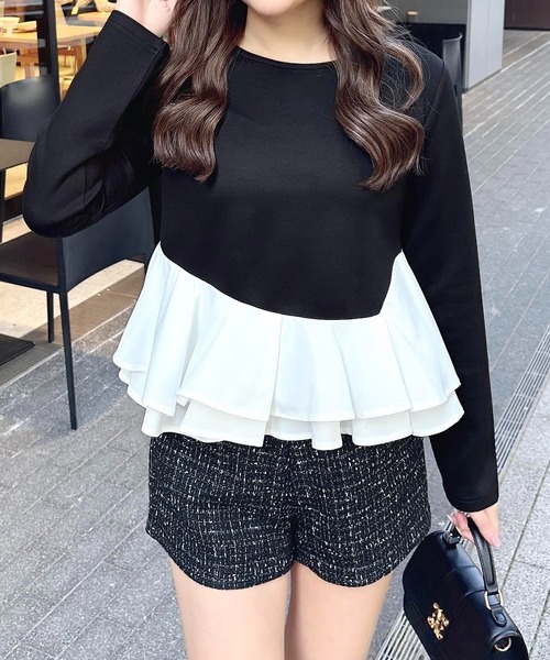 SOELA(ソエラ)の「【INGNI SOELA】アシメ異素材ペプラムトップス/WEB限定(Tシャツ/カットソー・レディース・ブラック/オフホワイト・FREE)」の2枚目の写真