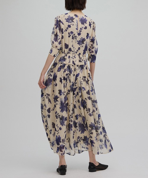 Ameri（アメリ）の「GRAINY FLOWER CHIFFON DRESS（ドレス・レディース・アイボリー/ブラック・SMALL/MEDIUM）」の4枚目の写真