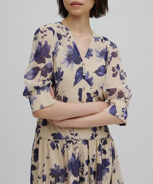 Ameri（アメリ）の「GRAINY FLOWER CHIFFON DRESS（ドレス・レディース・アイボリー/ブラック・SMALL/MEDIUM）」の5枚目の写真