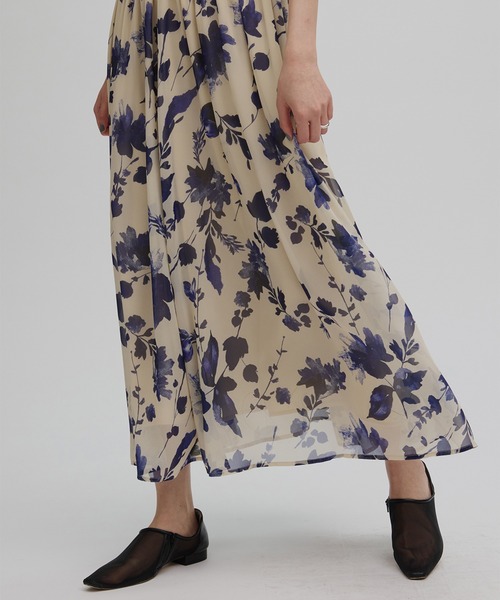 Ameri（アメリ）の「GRAINY FLOWER CHIFFON DRESS（ドレス・レディース・アイボリー/ブラック・SMALL/MEDIUM）」の6枚目の写真