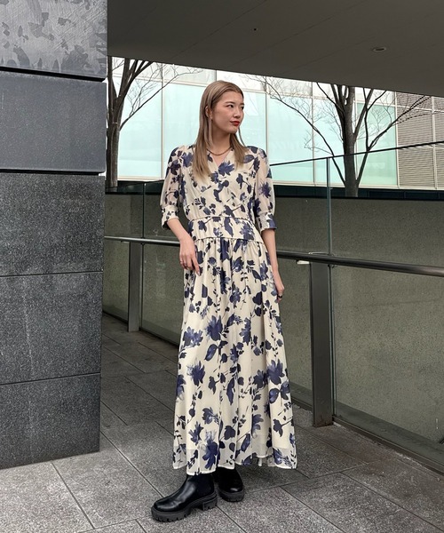 Ameri（アメリ）の「GRAINY FLOWER CHIFFON DRESS（ドレス・レディース・アイボリー/ブラック・SMALL/MEDIUM）」の17枚目の写真