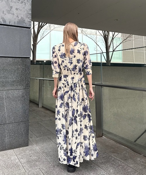 Ameri（アメリ）の「GRAINY FLOWER CHIFFON DRESS（ドレス・レディース・アイボリー/ブラック・SMALL/MEDIUM）」の18枚目の写真
