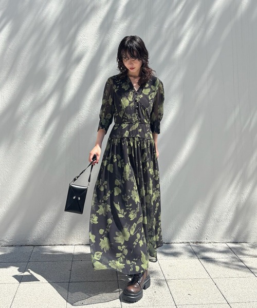 Ameri（アメリ）の「GRAINY FLOWER CHIFFON DRESS（ドレス・レディース・アイボリー/ブラック・SMALL/MEDIUM）」の15枚目の写真