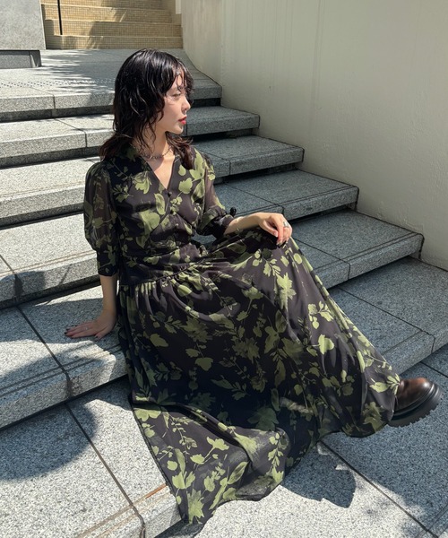 Ameri（アメリ）の「GRAINY FLOWER CHIFFON DRESS（ドレス・レディース・アイボリー/ブラック・SMALL/MEDIUM）」の13枚目の写真