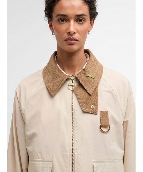 Barbour(バブアー)の「【SPEY / スペイ】 シャワープルーフジャケット(レディース)(ブルゾン・レディース・オリーブ/クリーム/ネイビー・8/10/12)」の8枚目の写真