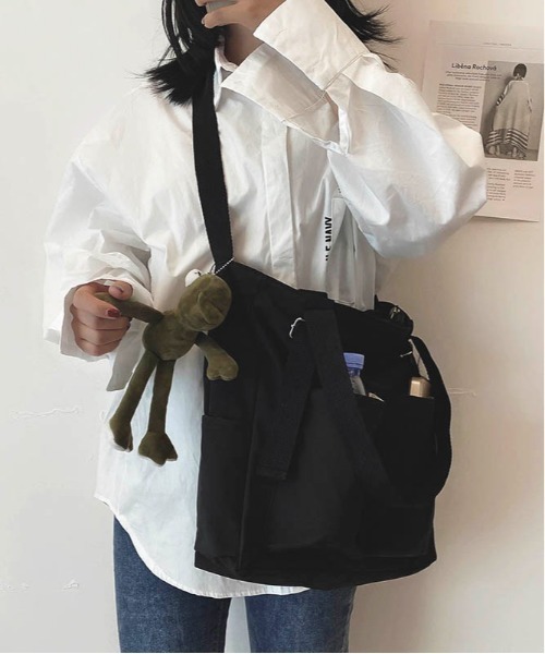 Per sist ence(パーシエンス)の「2WAYスクエアトートショルダーバッグ(ショルダーバッグ・レディース・アイボリー/ブラック/カーキ・ONE SIZE)」の8枚目の写真