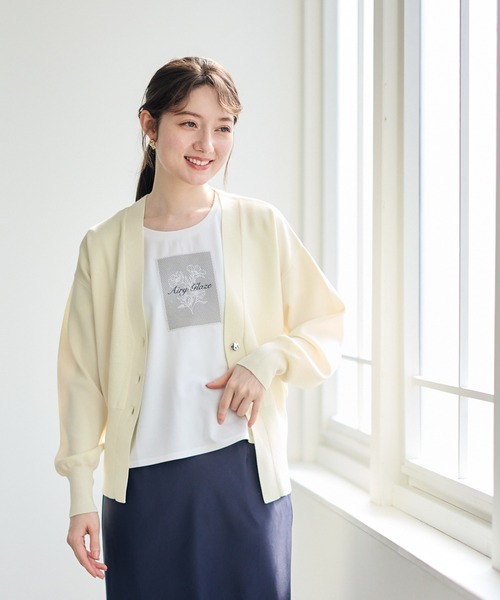 12Twelve Agenda(トゥエルブ アジェンダ)の「Vネックゆるニットカーディガン(カーディガン/ボレロ・レディース・ネイビー/イエロー/オフホワイト・M)」の4枚目の写真