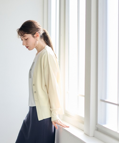 12Twelve Agenda(トゥエルブ アジェンダ)の「Vネックゆるニットカーディガン(カーディガン/ボレロ・レディース・ネイビー/イエロー/オフホワイト・M)」の7枚目の写真