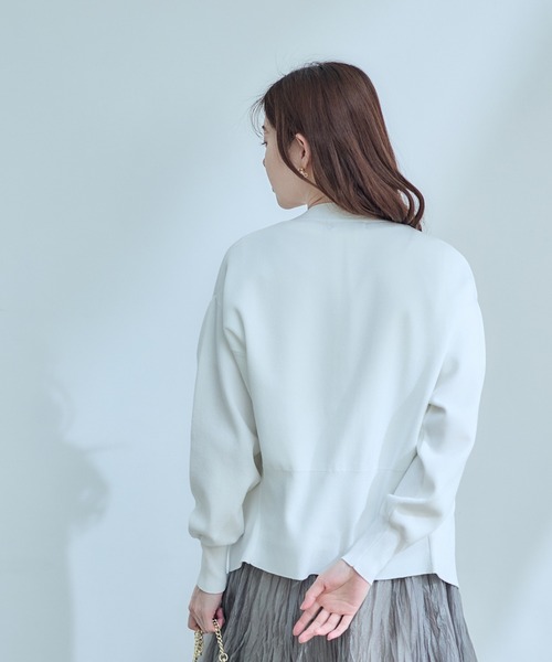 12Twelve Agenda(トゥエルブ アジェンダ)の「Vネックゆるニットカーディガン(カーディガン/ボレロ・レディース・ネイビー/イエロー/オフホワイト・M)」の14枚目の写真