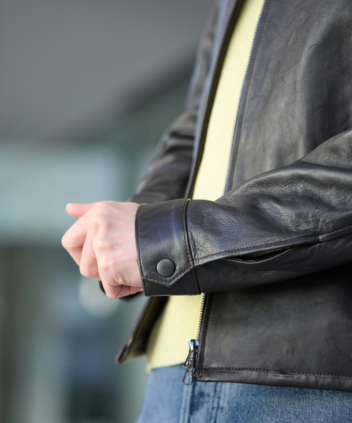 EDIFICE（エディフィス）の「ラム アンティーク レザー ジャケット（ブルゾン・メンズ・ブラック・LARGE/MEDIUM）」の5枚目の写真