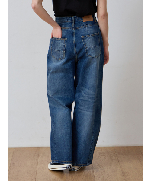 CCOMA(コンマ)の「CMJ46 ブルー ダーツ カーブドフィットパンツ(デニムパンツ・レディース・その他・SMALL/MEDIUM/LARGE)」の3枚目の写真