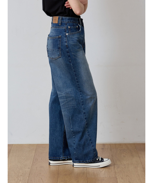 CCOMA(コンマ)の「CMJ46 ブルー ダーツ カーブドフィットパンツ(デニムパンツ・レディース・その他・SMALL/MEDIUM/LARGE)」の4枚目の写真