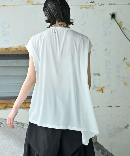 funda mine(ファンダマイン)の「2WAYZIPトップス(Tシャツ/カットソー・レディース・ホワイト/ブラック・FREE)」の4枚目の写真