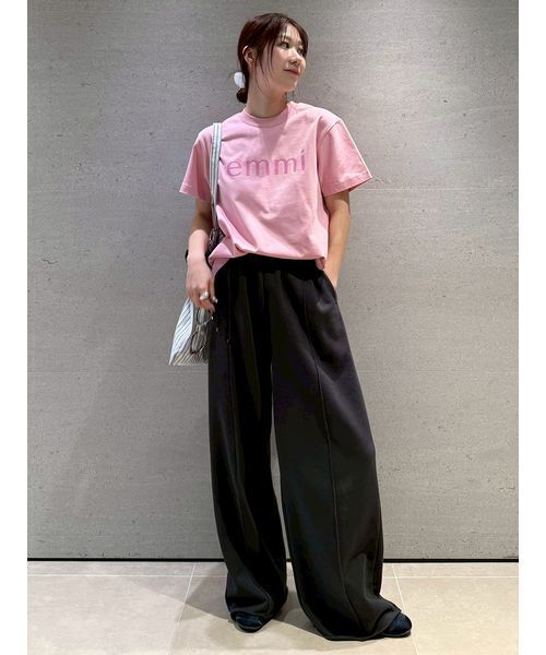 emmi(エミ)の「【ONLINE限定カラーあり】eco emmiロゴTシャツ/UVカット(Tシャツ/カットソー・レディース・ホワイト/ライトブルー/ベージュ/グレー/ピンク/ライム/イエロー/ダークネイビー・F)」の17枚目の写真