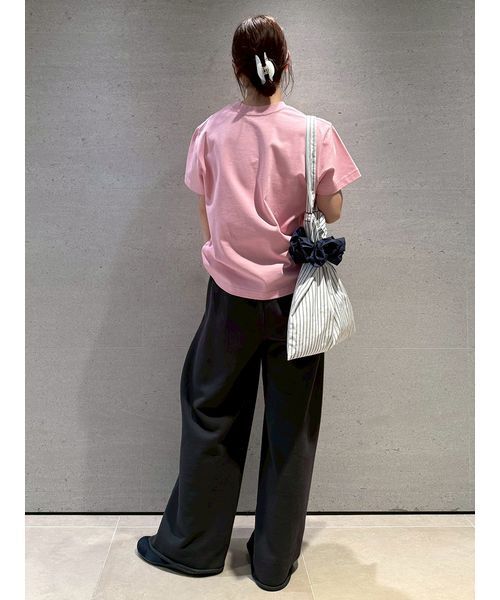 emmi(エミ)の「【ONLINE限定カラーあり】eco emmiロゴTシャツ/UVカット(Tシャツ/カットソー・レディース・ホワイト/ライトブルー/ベージュ/グレー/ピンク/ライム/イエロー/ダークネイビー・F)」の15枚目の写真