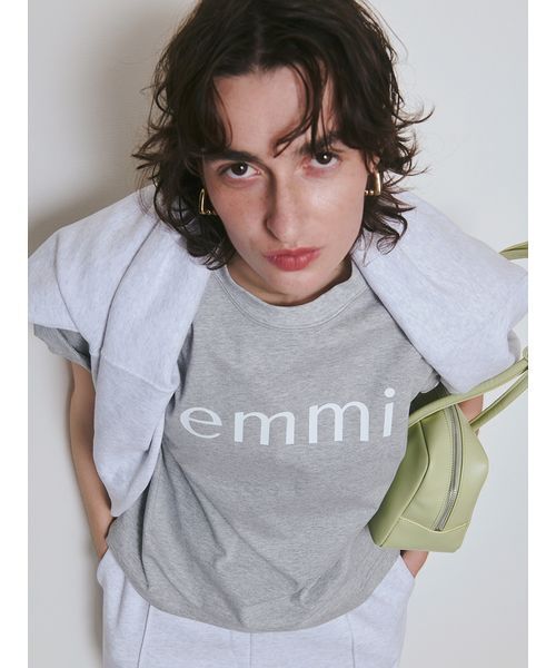 emmi(エミ)の「【ONLINE限定カラーあり】eco emmiロゴTシャツ/UVカット(Tシャツ/カットソー・レディース・ホワイト/ライトブルー/ベージュ/グレー/ピンク/ライム/イエロー/ダークネイビー・F)」の2枚目の写真