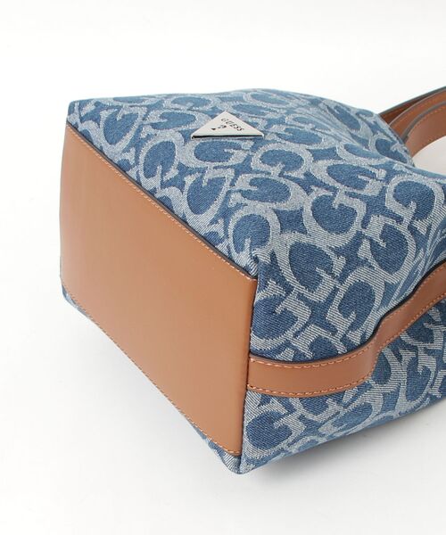 Guess(ゲス)の「WELLS Crossbody Bucket ショルダーバッグ バケットバッグ(ショルダーバッグ・レディース・インディゴブルー・ONE SIZE)」の15枚目の写真