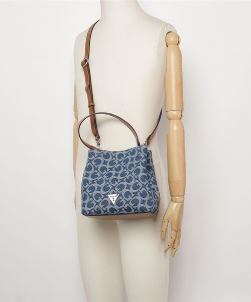 Guess(ゲス)の「WELLS Crossbody Bucket ショルダーバッグ バケットバッグ(ショルダーバッグ・レディース・インディゴブルー・ONE SIZE)」の17枚目の写真