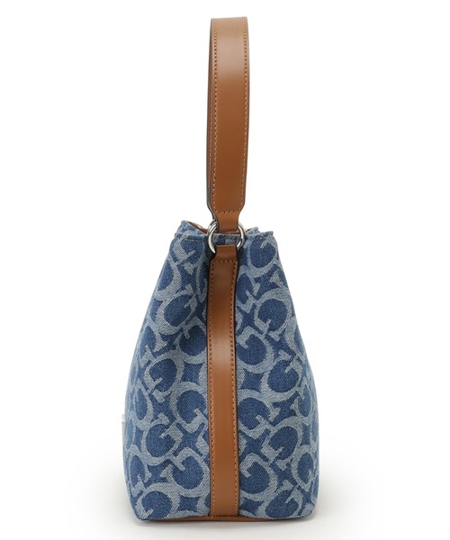 Guess(ゲス)の「WELLS Crossbody Bucket ショルダーバッグ バケットバッグ(ショルダーバッグ・レディース・インディゴブルー・ONE SIZE)」の3枚目の写真