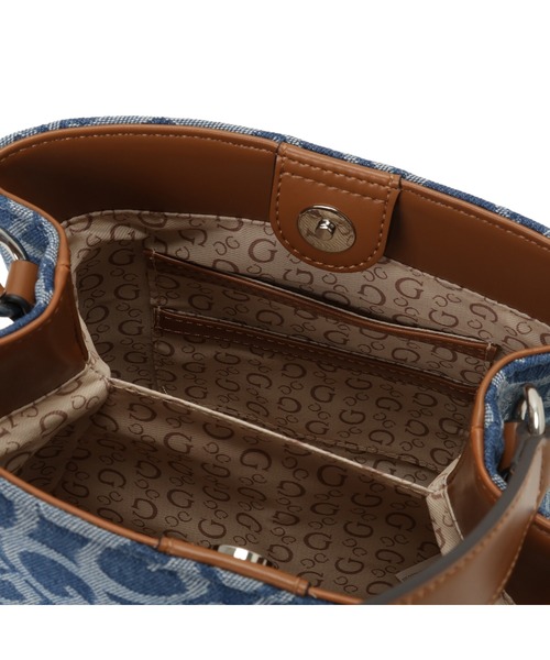 Guess(ゲス)の「WELLS Crossbody Bucket ショルダーバッグ バケットバッグ(ショルダーバッグ・レディース・インディゴブルー・ONE SIZE)」の13枚目の写真