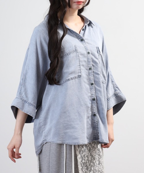 hunch(ハンチ)の「hunch 4.5オンス テンセルデニムドルマンシャツ 半端袖(シャツ/ブラウス・レディース・ブルー/グレー/ライトインディゴブルー・FREE)」の19枚目の写真