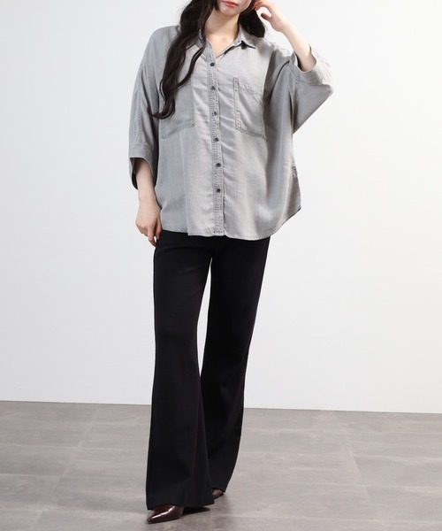 hunch(ハンチ)の「hunch 4.5オンス テンセルデニムドルマンシャツ 半端袖(シャツ/ブラウス・レディース・ブルー/グレー/ライトインディゴブルー・FREE)」の10枚目の写真