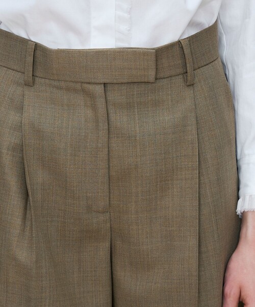 TOMORROWLAND collection（トゥモローランドコレクション）の「ZELANDER Z-TWIST タックワイドパンツ（スラックス・レディース・ライトカーキ・34/36）」の6枚目の写真