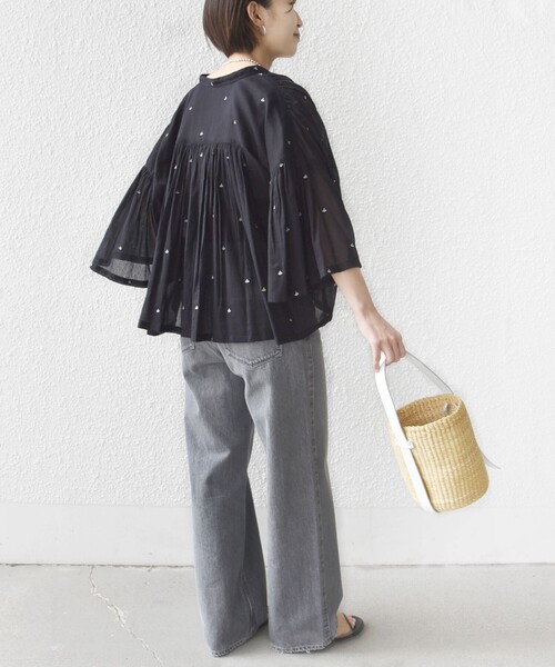 SHIPS(シップス)の「〈手洗い可能〉コットン オーガンジー リーフ 刺繍 羽織 ブラウス(シャツ/ブラウス・レディース・ブラック/カーキ/オフホワイト・ONE SIZE)」の6枚目の写真